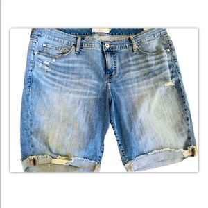 NWT WOMANS PLUS SIZE 20 DISTRESSED BERMUDA SHORTS
